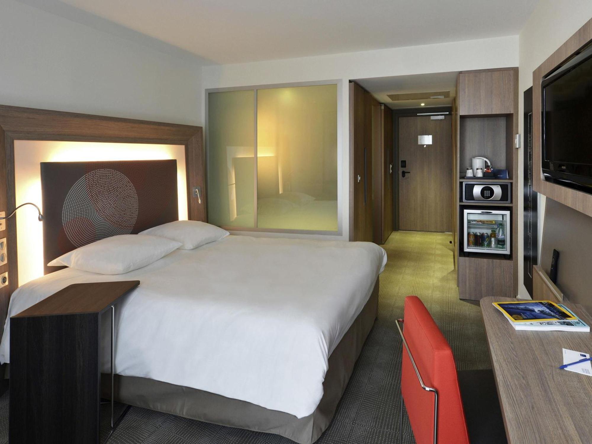 Executive Room One Queen Bed